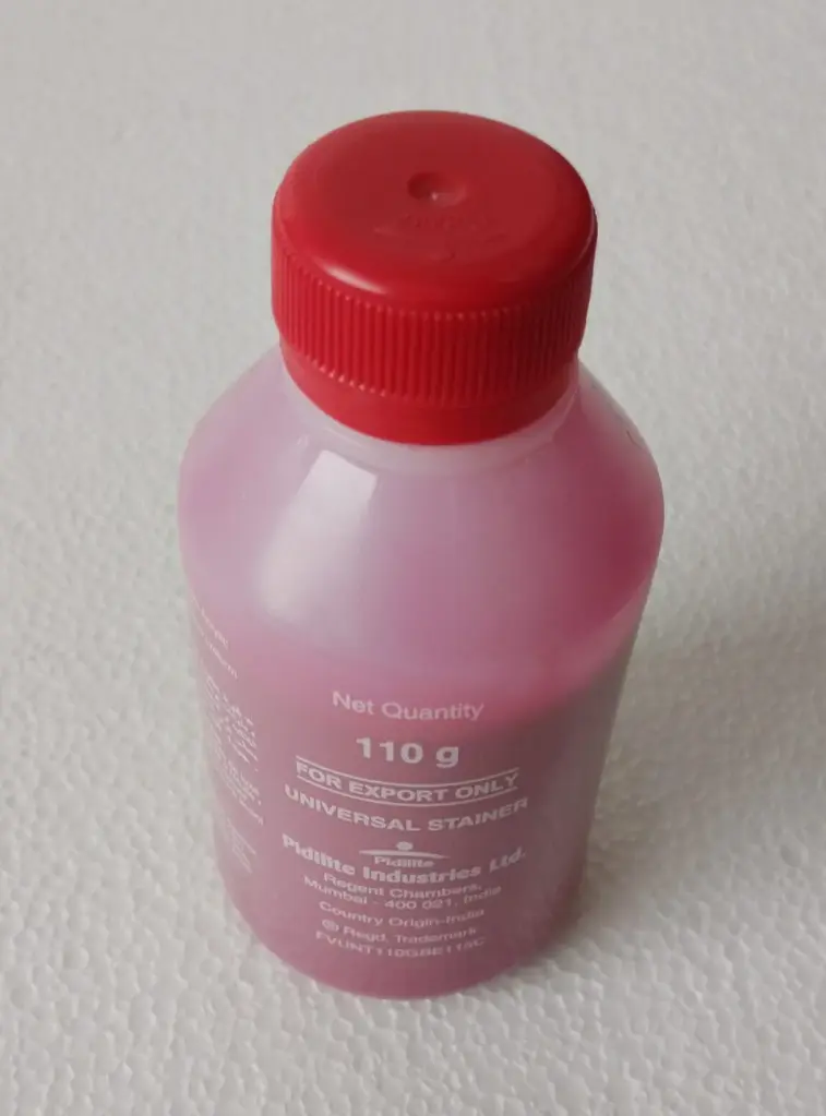 PAINT COLOUR RED