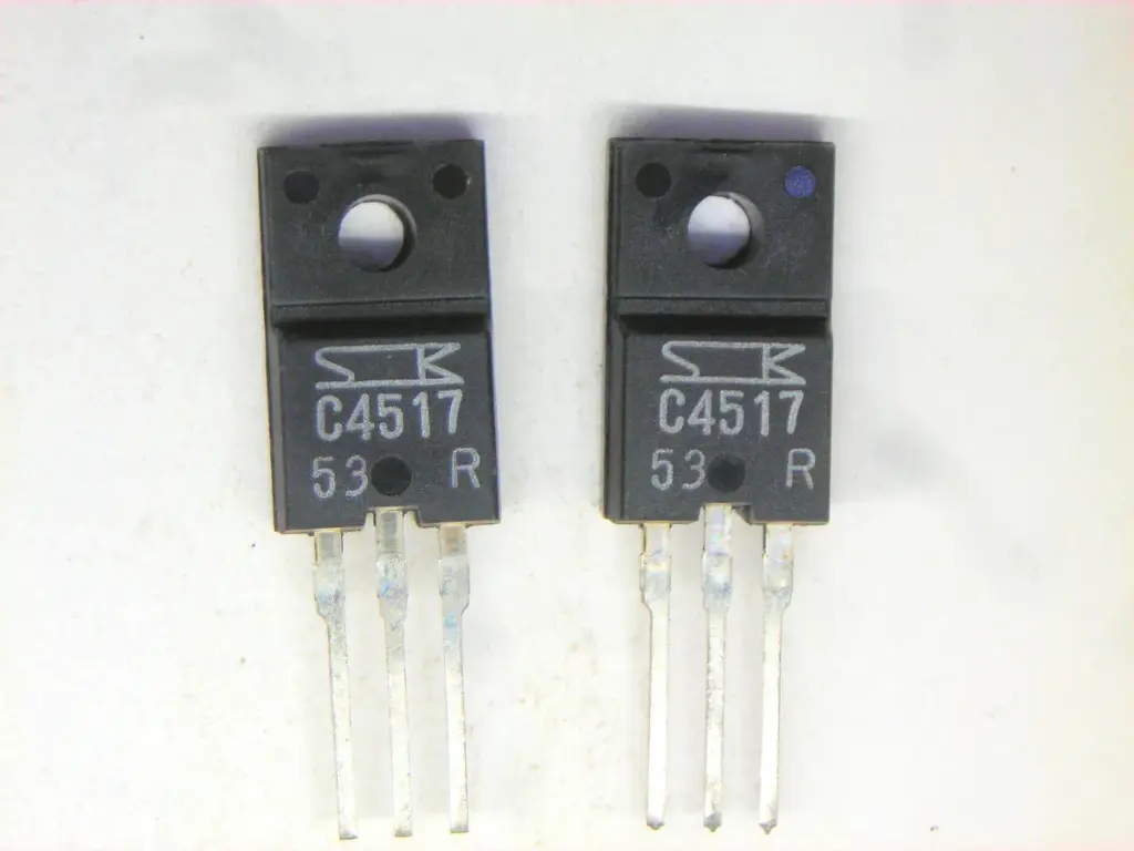 C4517 (15)